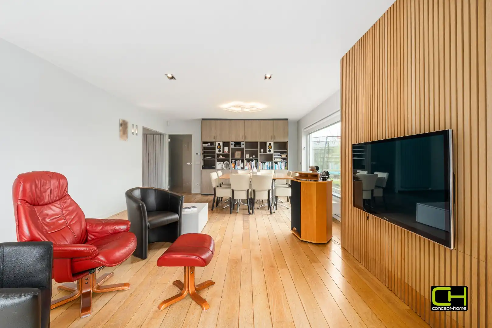 Ruime woning op een perceel van 4.949 m² te koop in Lievegem foto 5