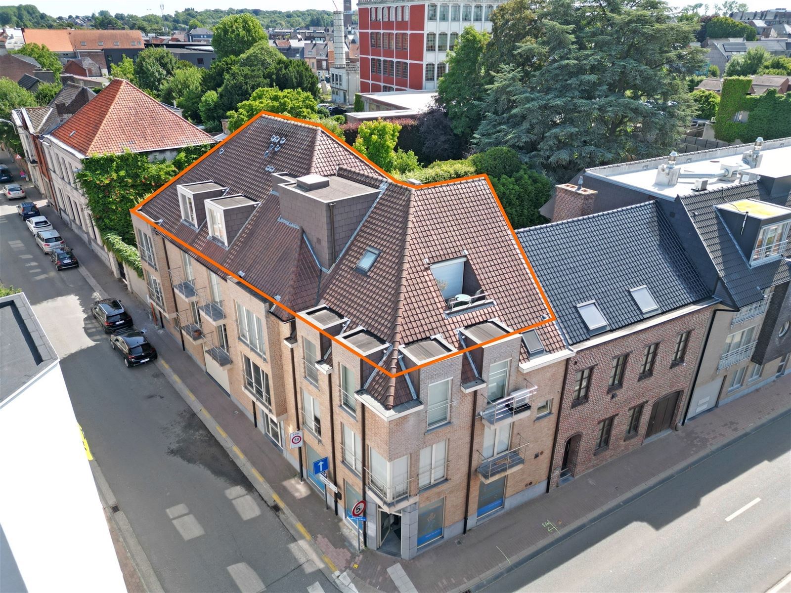 Ruim instapklaar appartement in hartje Zottegem! foto 15