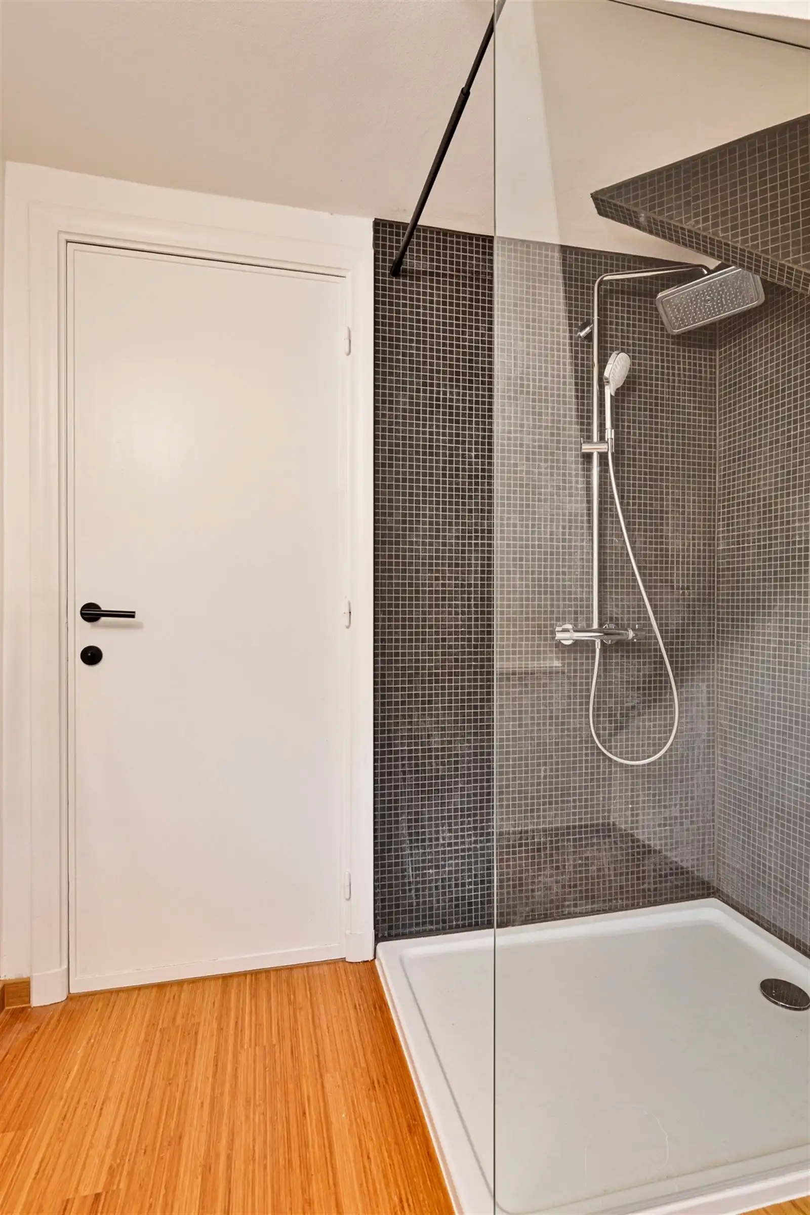 ELSDONK: Rustige, praktische woning met een uitgesproken familiaal karakter. foto 19