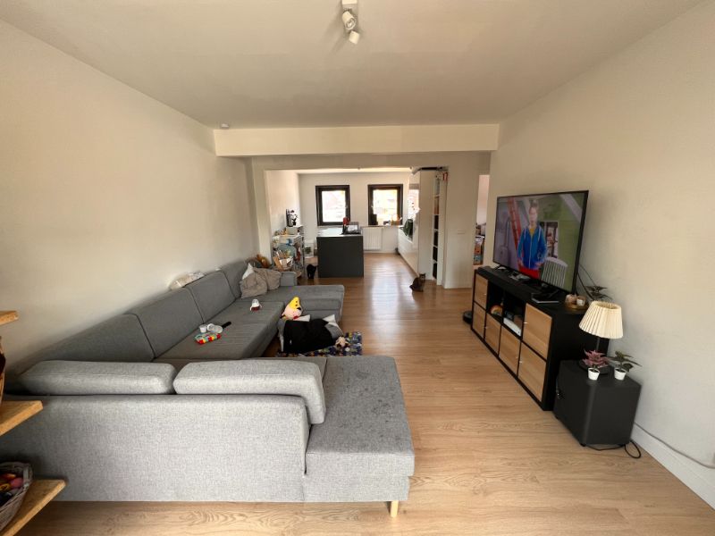 --- NIEUW --- Volledig vernieuwd (89m²) appartement met 2 grote slaapkamers, een&nbsp;terras en een gedeelde autostaanplaats. foto 3