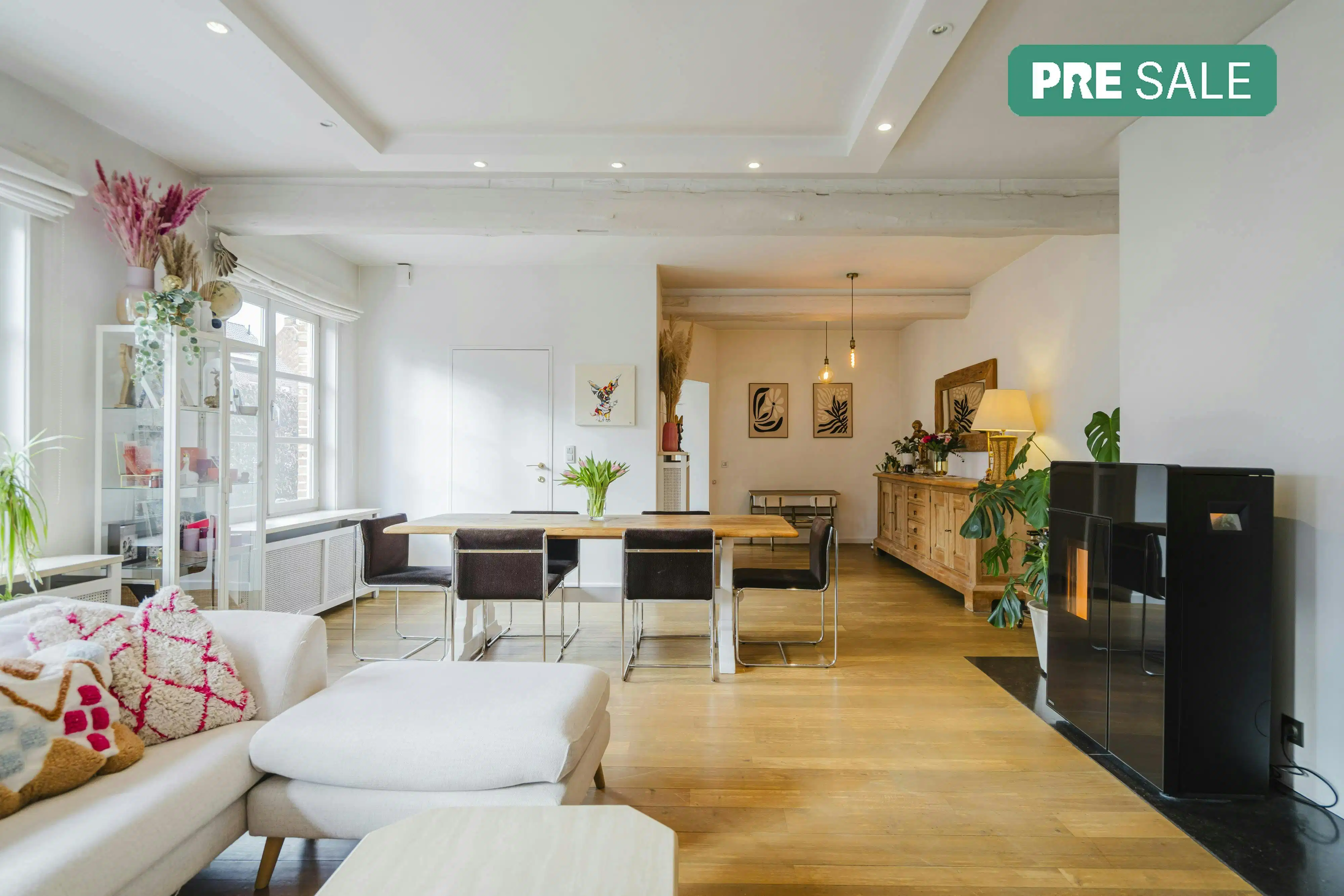 Instapklare halfopen bebouwing met 4 slk op 661m² in Wevelgem! foto {{pictureIndex}}