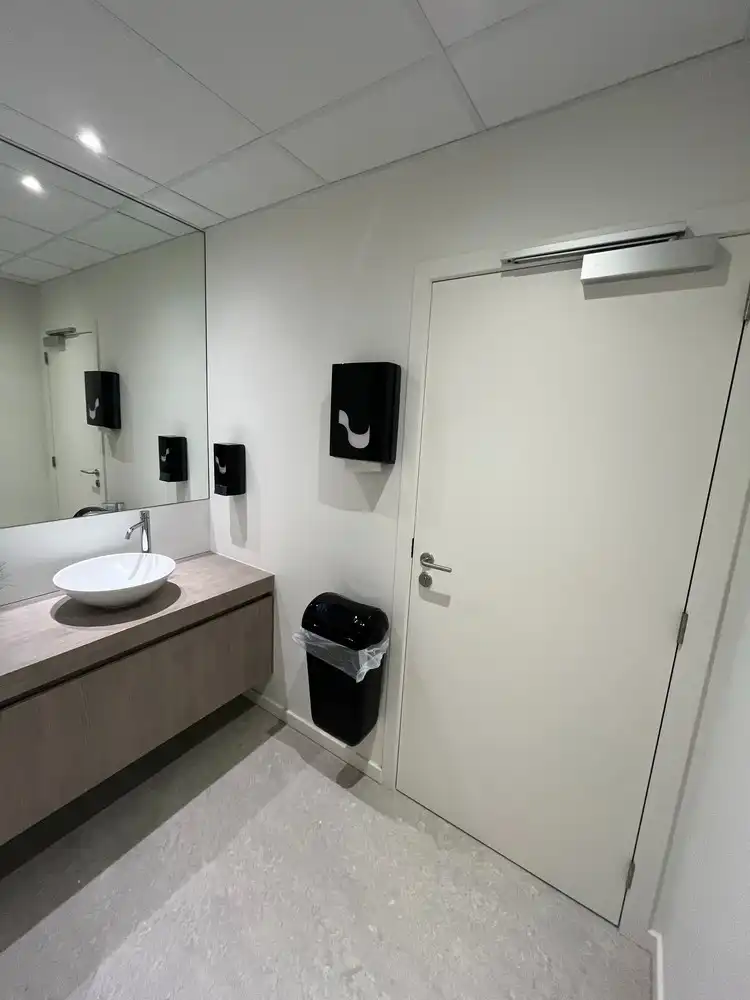 230m² kantoren foto 13