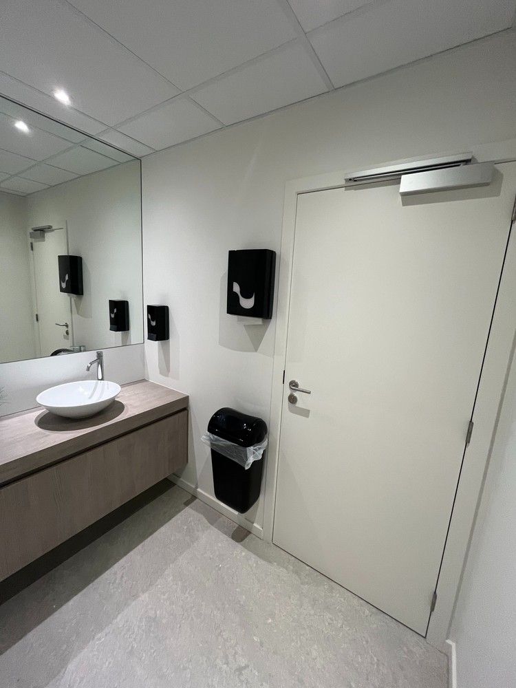 230m² kantoren foto 13