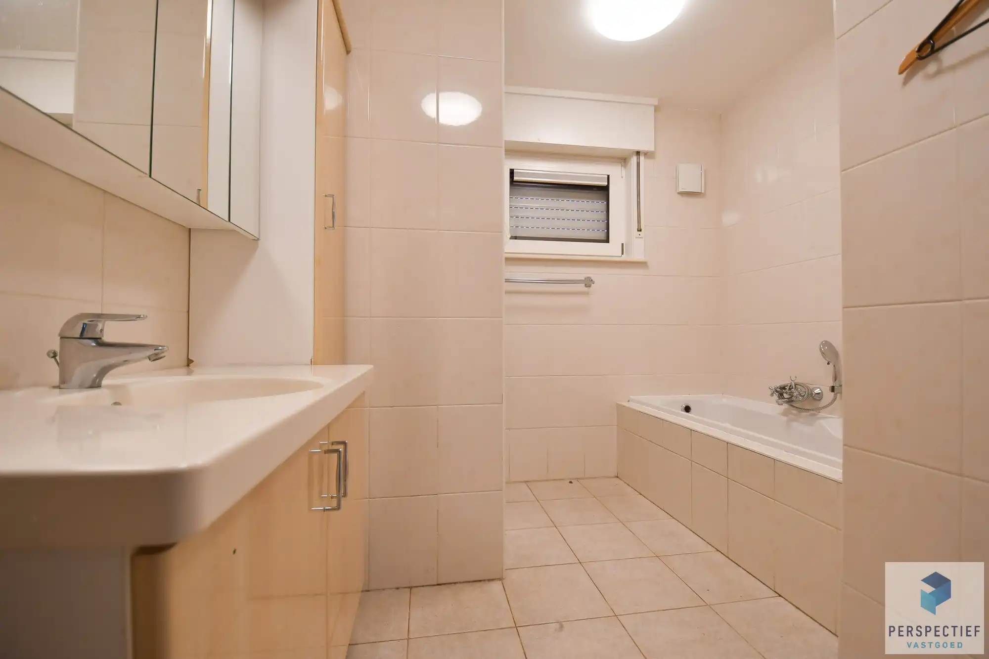 Opvallend ruime en lichtrijke villa met 5 slpks en grote tuin in een landelijke omgeving foto 7