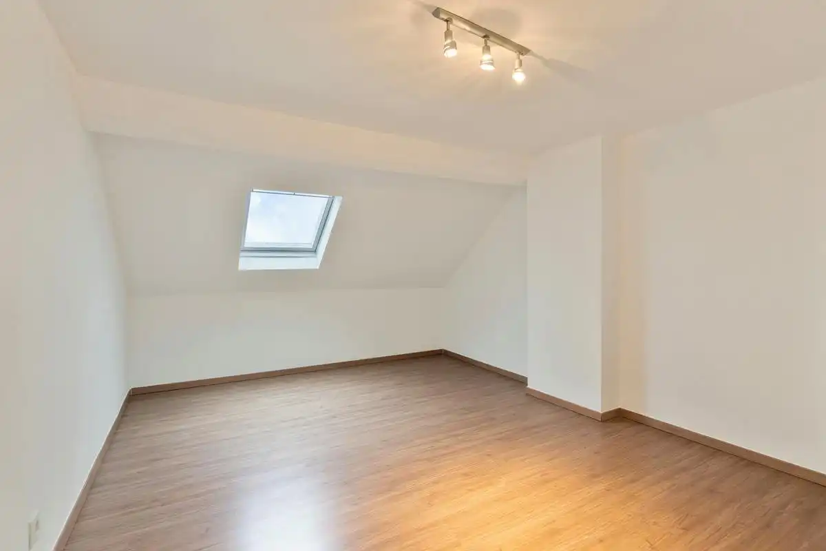 Ruim huis te koop met 6 slaapkamers in Blankenberge centrum foto 16