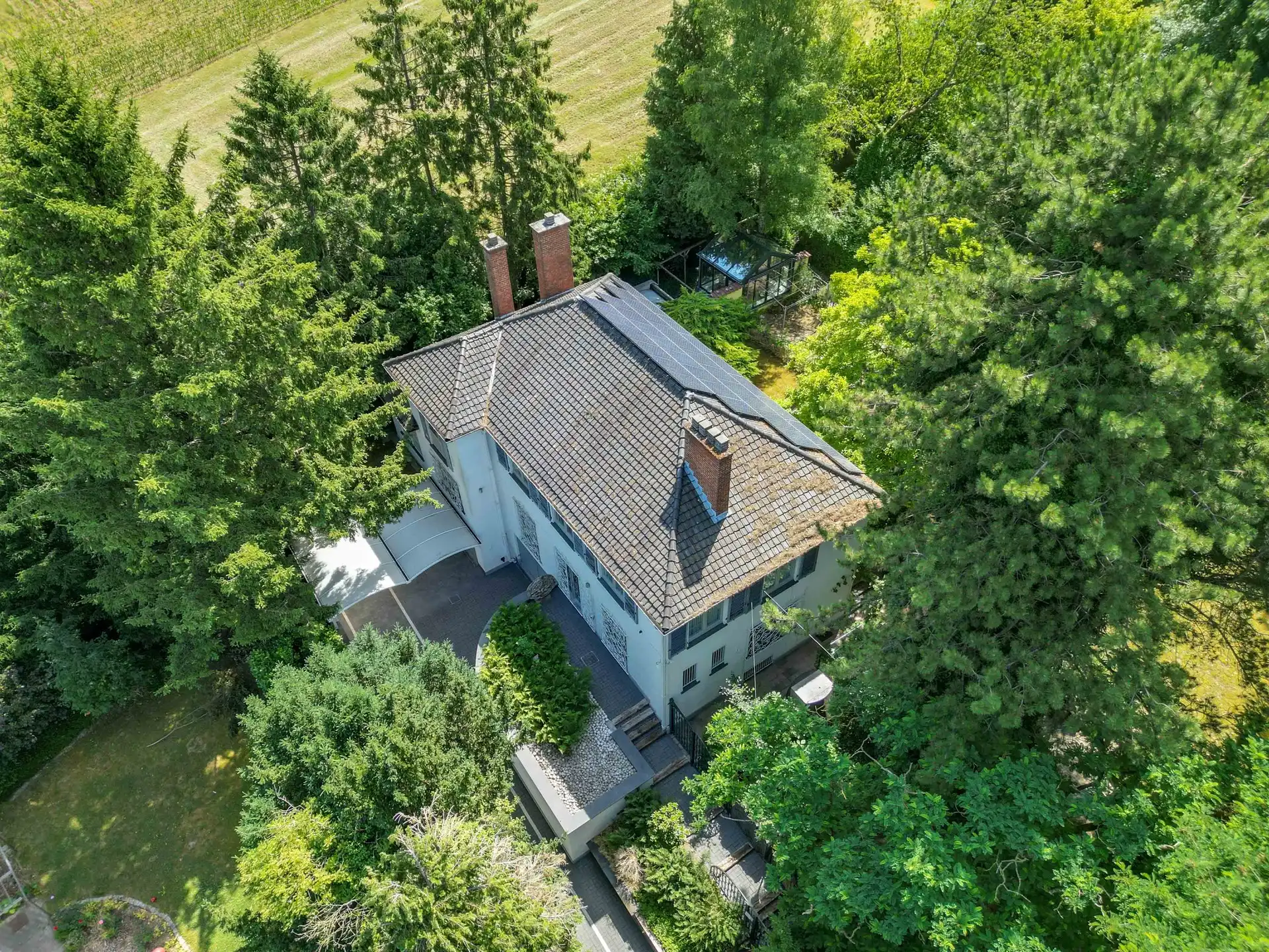 EXCLUSIEVE VILLA IN DOODLOPENDE STRAAT foto 8