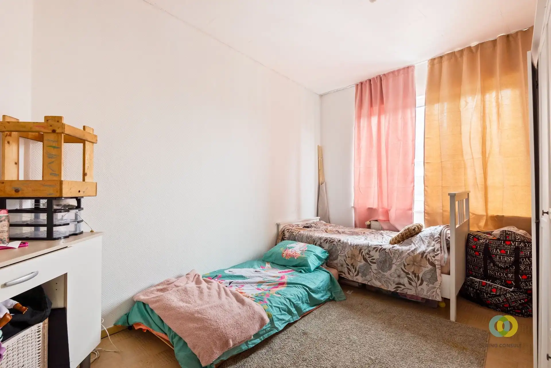 Ruim duplex appartement met 2 slaapkamers en bureau foto 11