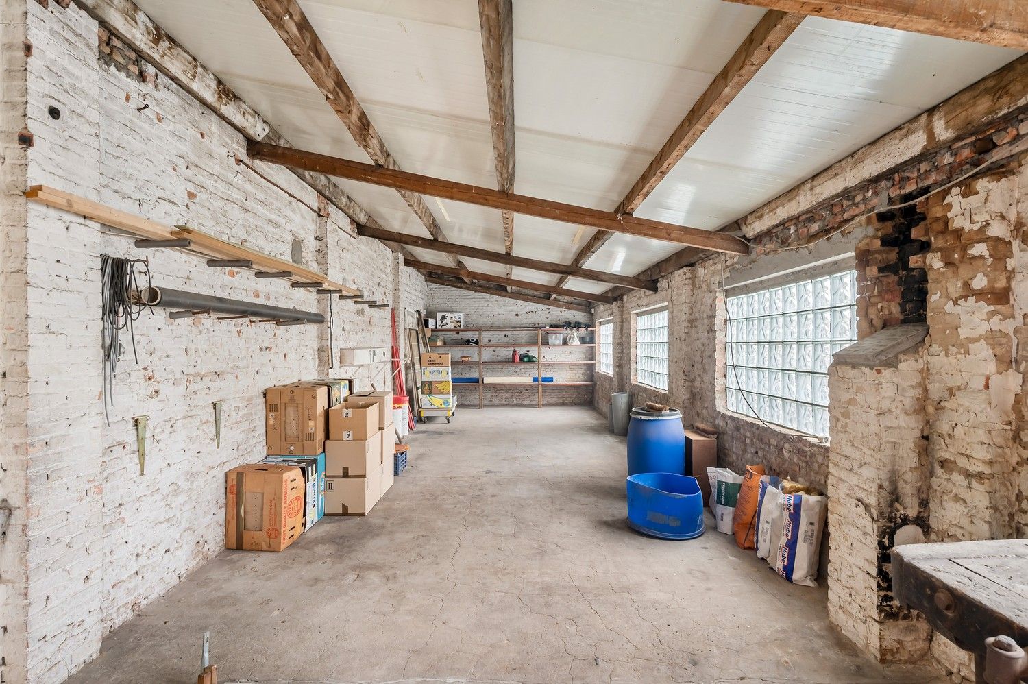 OP TE FRISSEN WONING MET MAGAZIJN VLAK BIJ CENTRUM MECHELEN foto 26