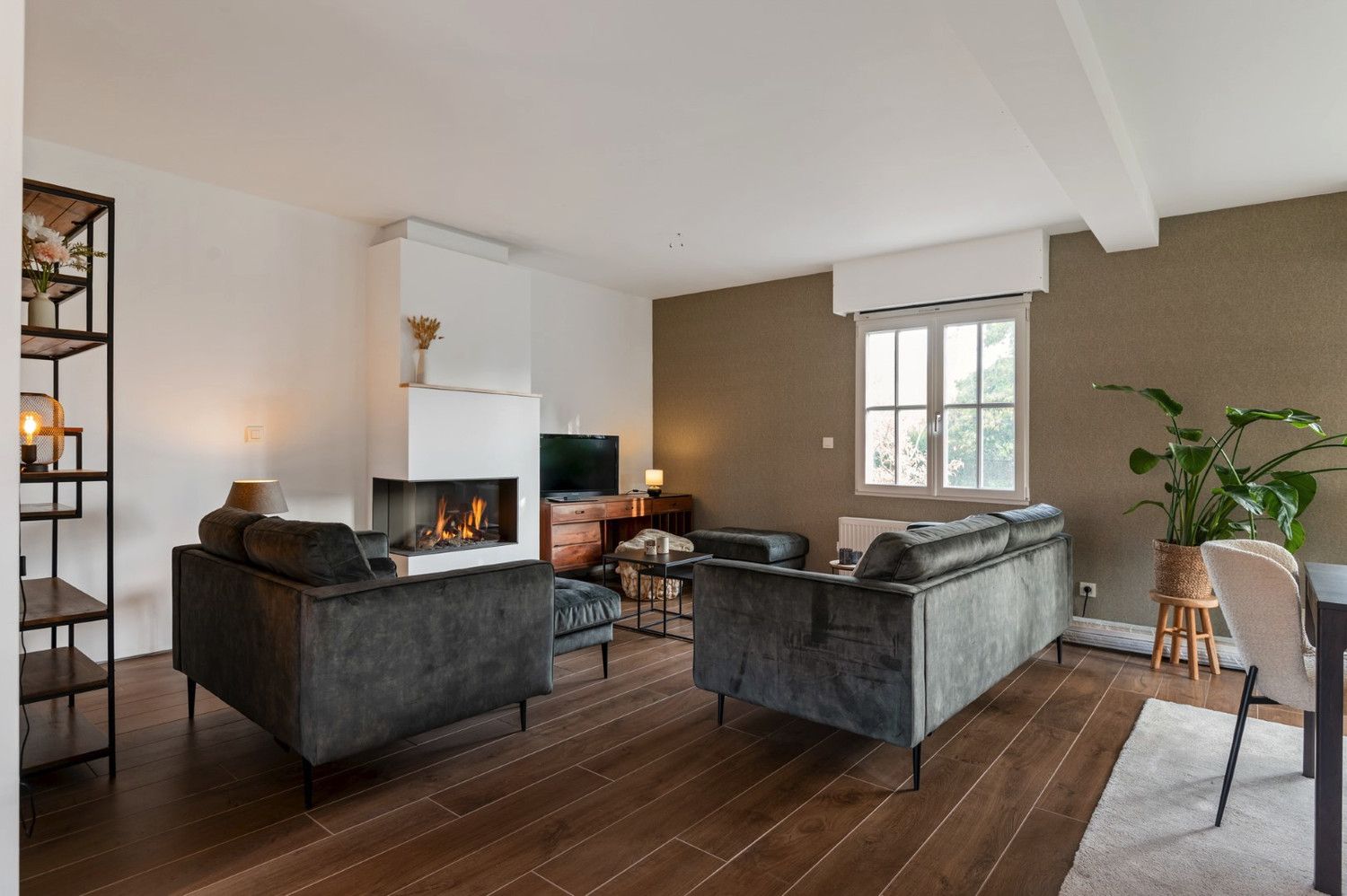 VOLLEDIG GERENOVEERDE WONING OP TOPLOCATIE! foto 6
