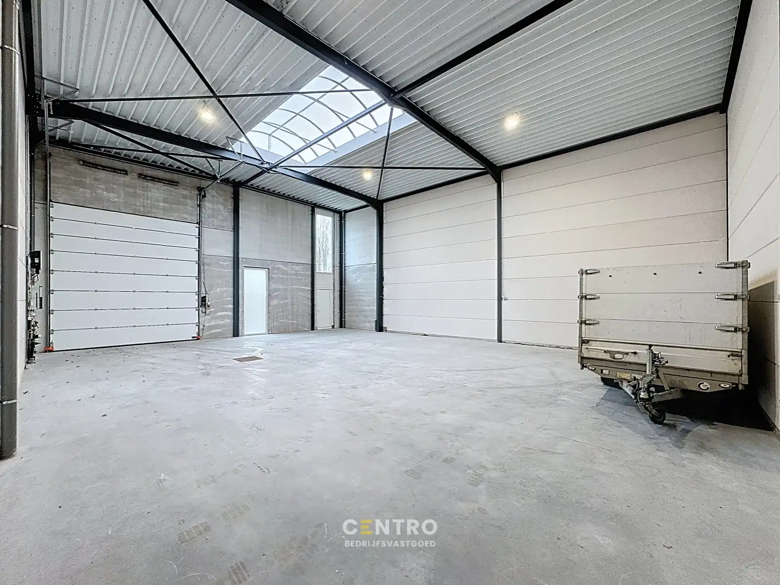 Instapklare OPSLAGRUIMTE (184m²) TE HUUR, inclusief 1 parkeerplaats voor de deur te Blankenberge foto 5