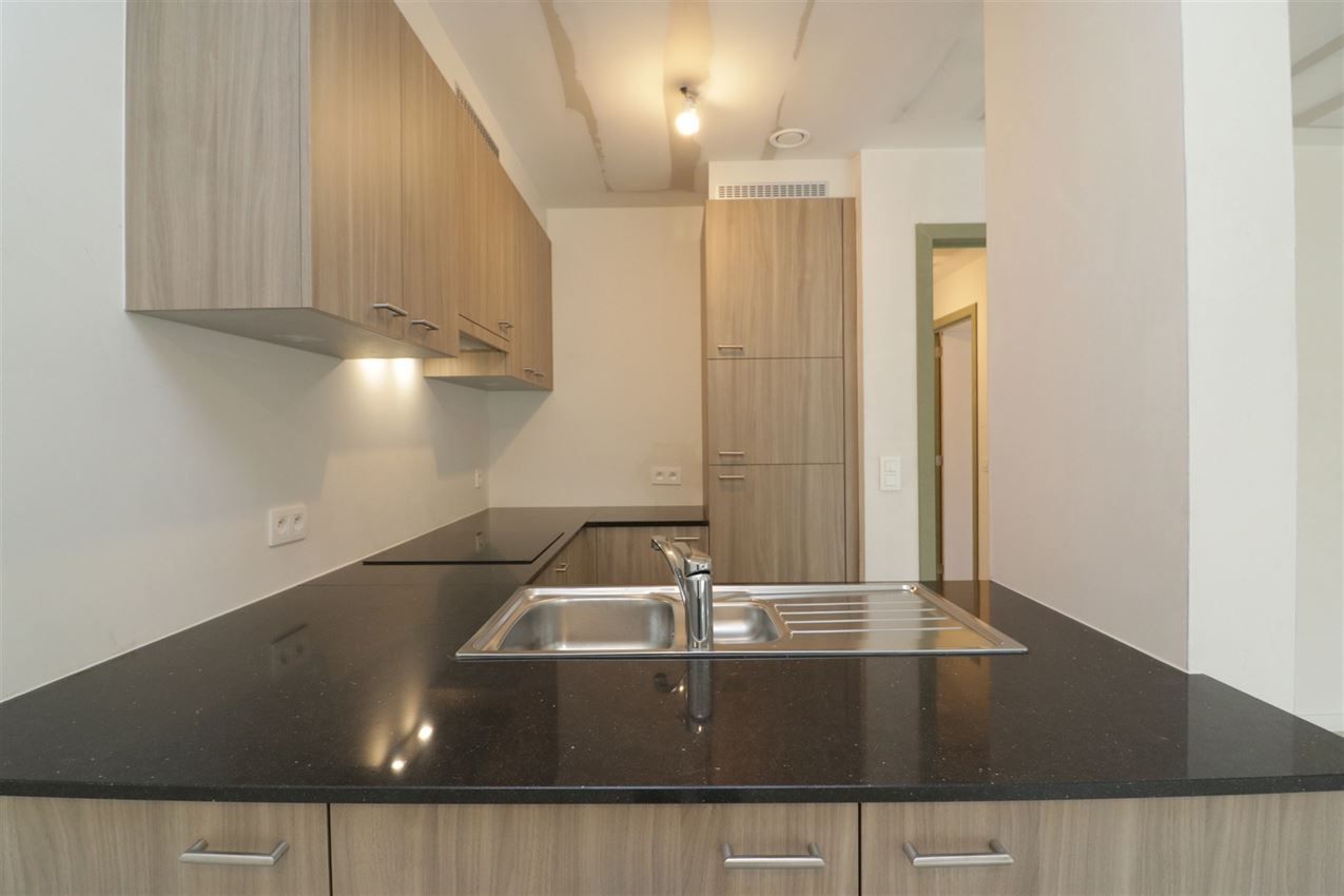 splinternieuw, gelijkvloers, ruim terras, 2 slpk foto 37