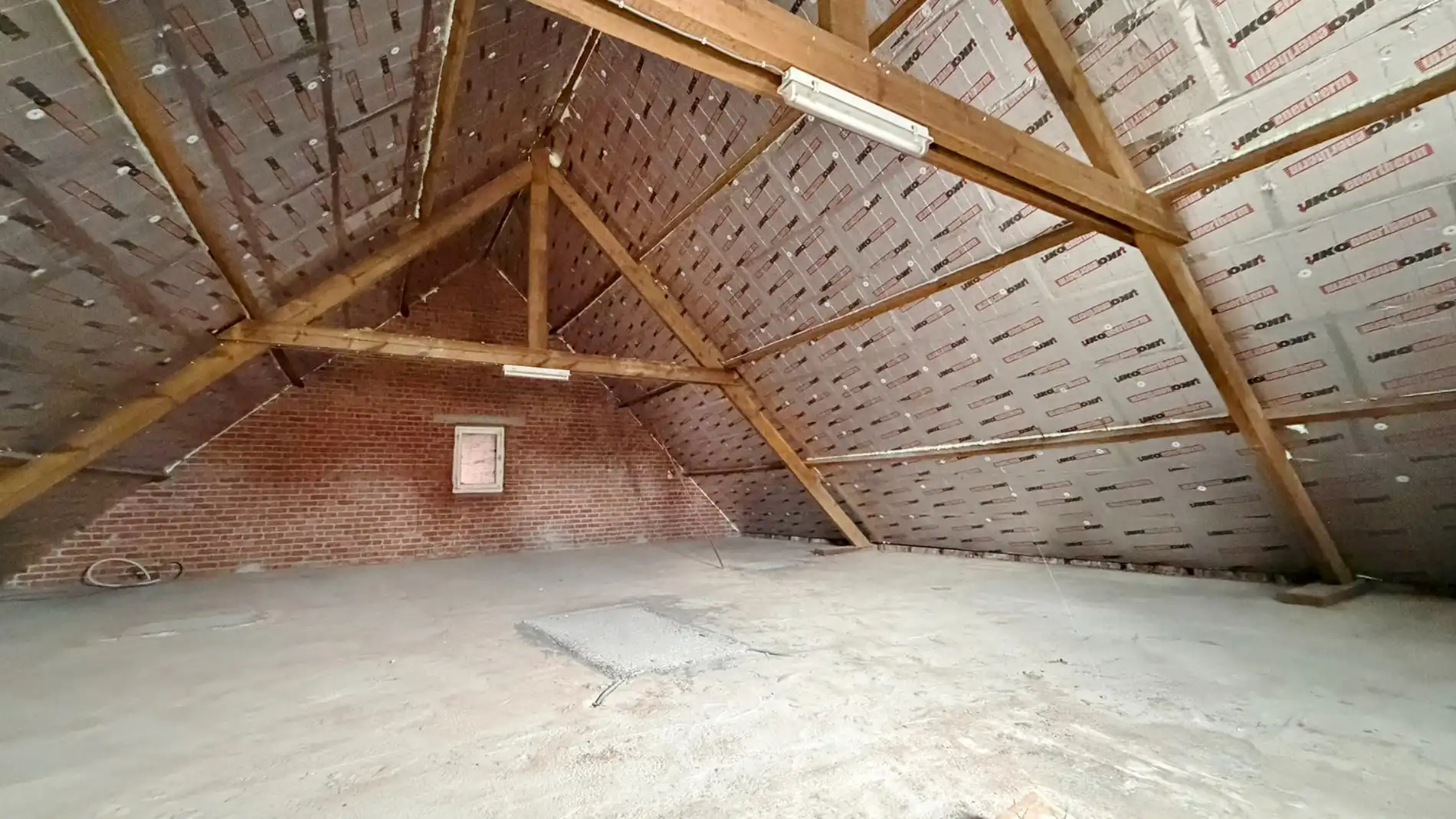 Zeer ruime nieuwbouwwoning in de dorpskern van Noordschote met grote garage en tuin.  foto 18