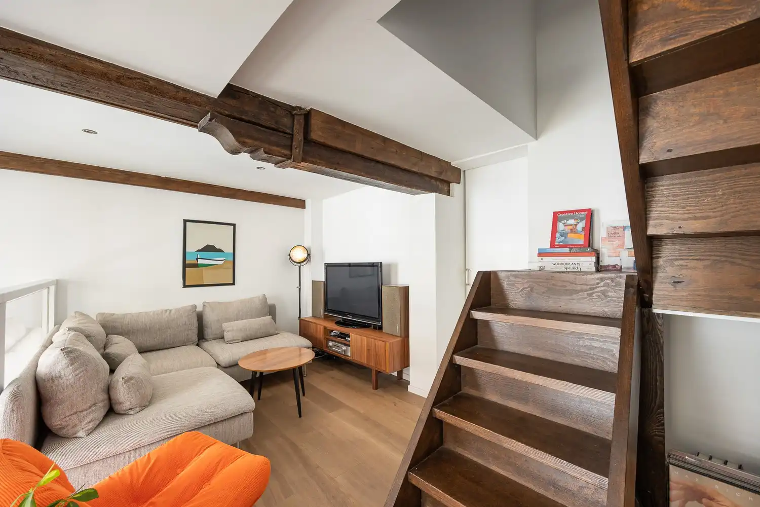 Instapklare stadswoning met garage en 2 slaapkamers foto 13