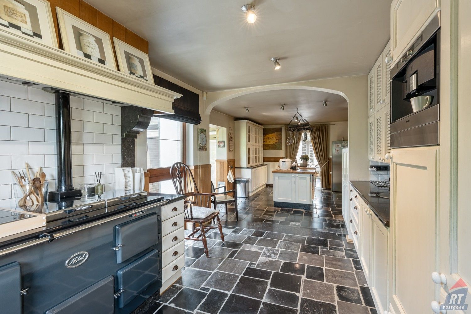 Exclusieve Spaanse villa met karakter en ruimte midden in het groen foto 8