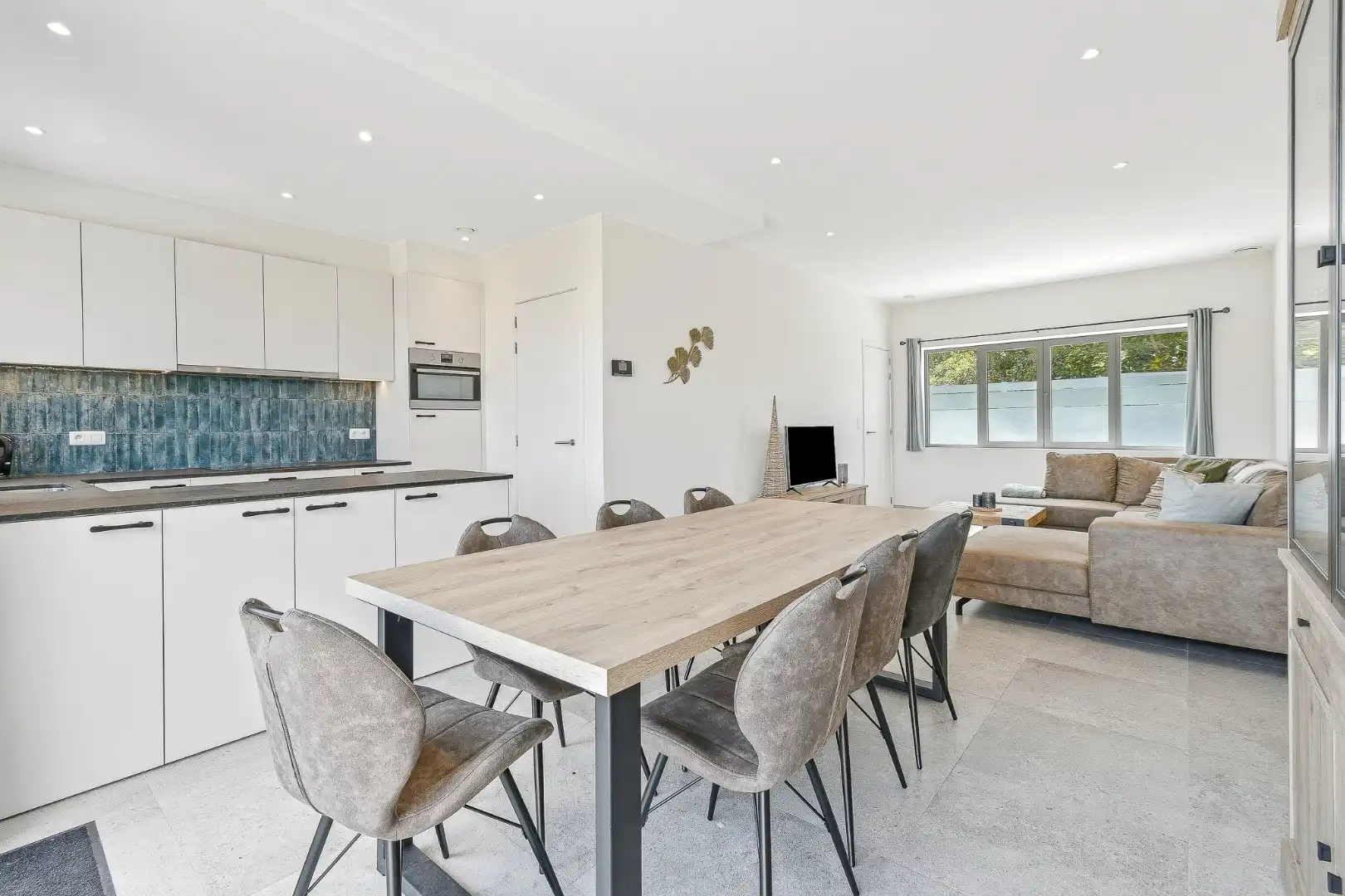 Uiterst energiezuinige instapklare rijwoning met 3 slaapkamers foto 4