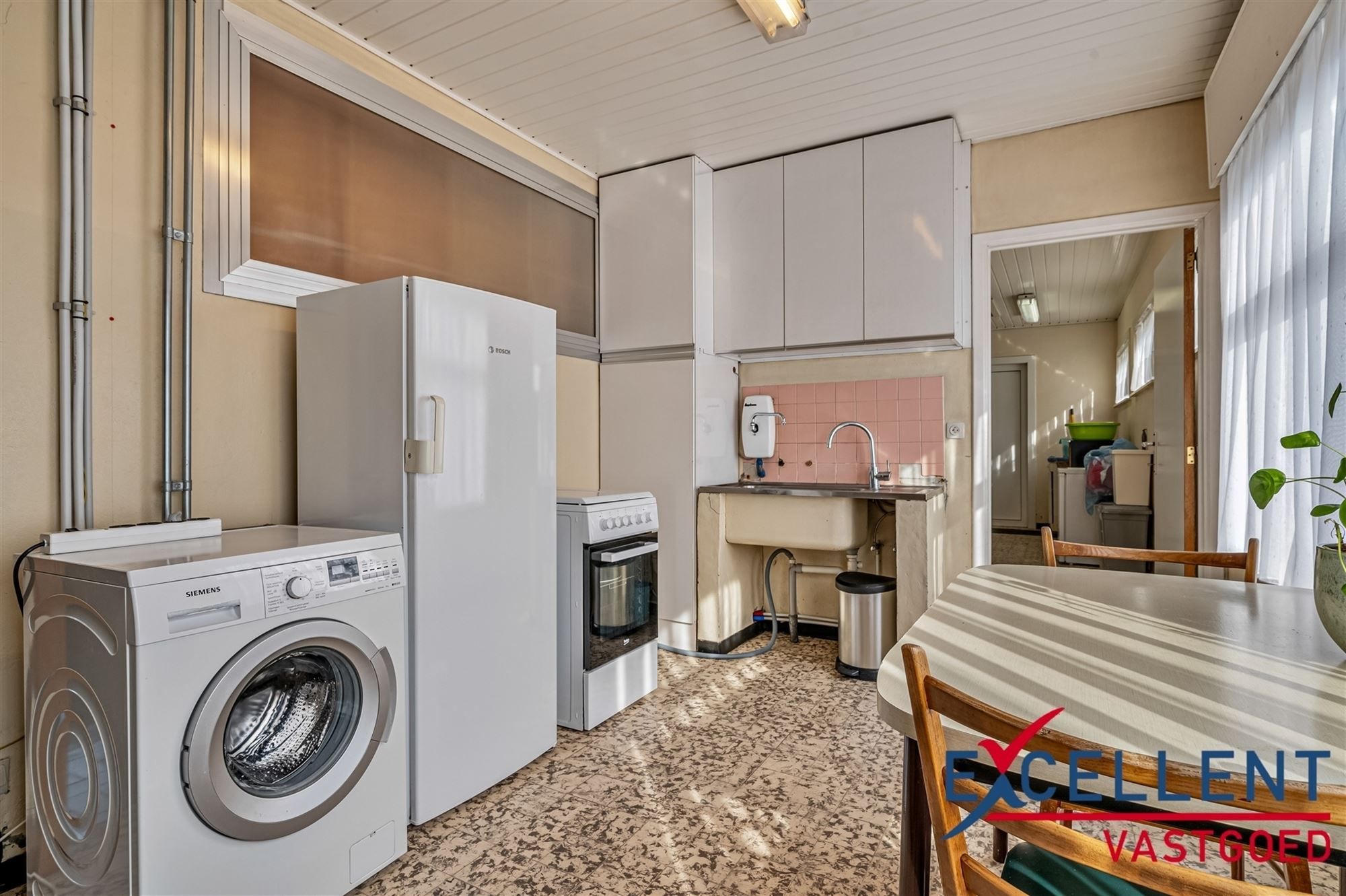 Vrijstaande woning met veel potentieel in Astene te koop foto 14