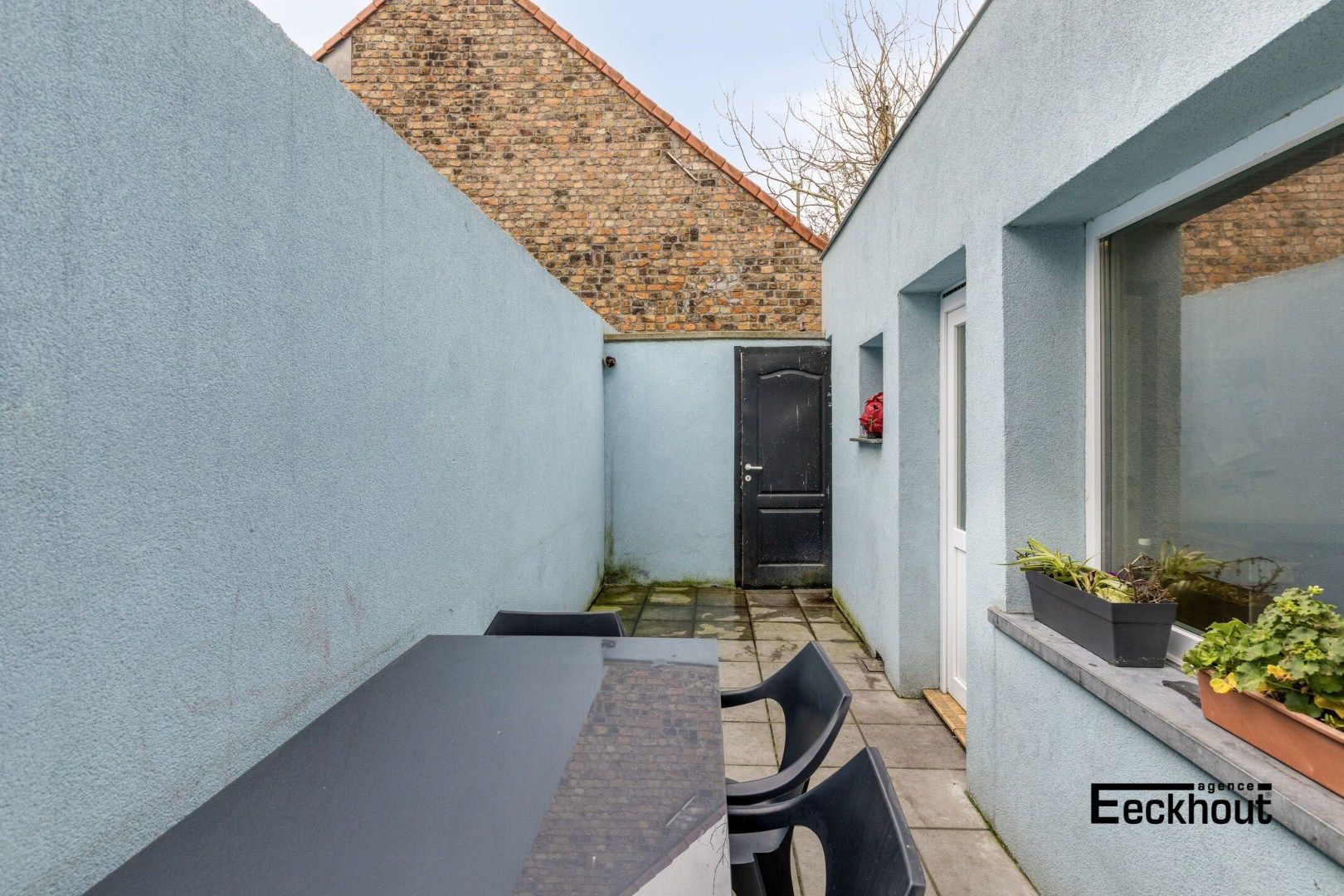 Grotendeels gerenoveerde woning met 3 ruime kamers en 2 badkamers! foto 9