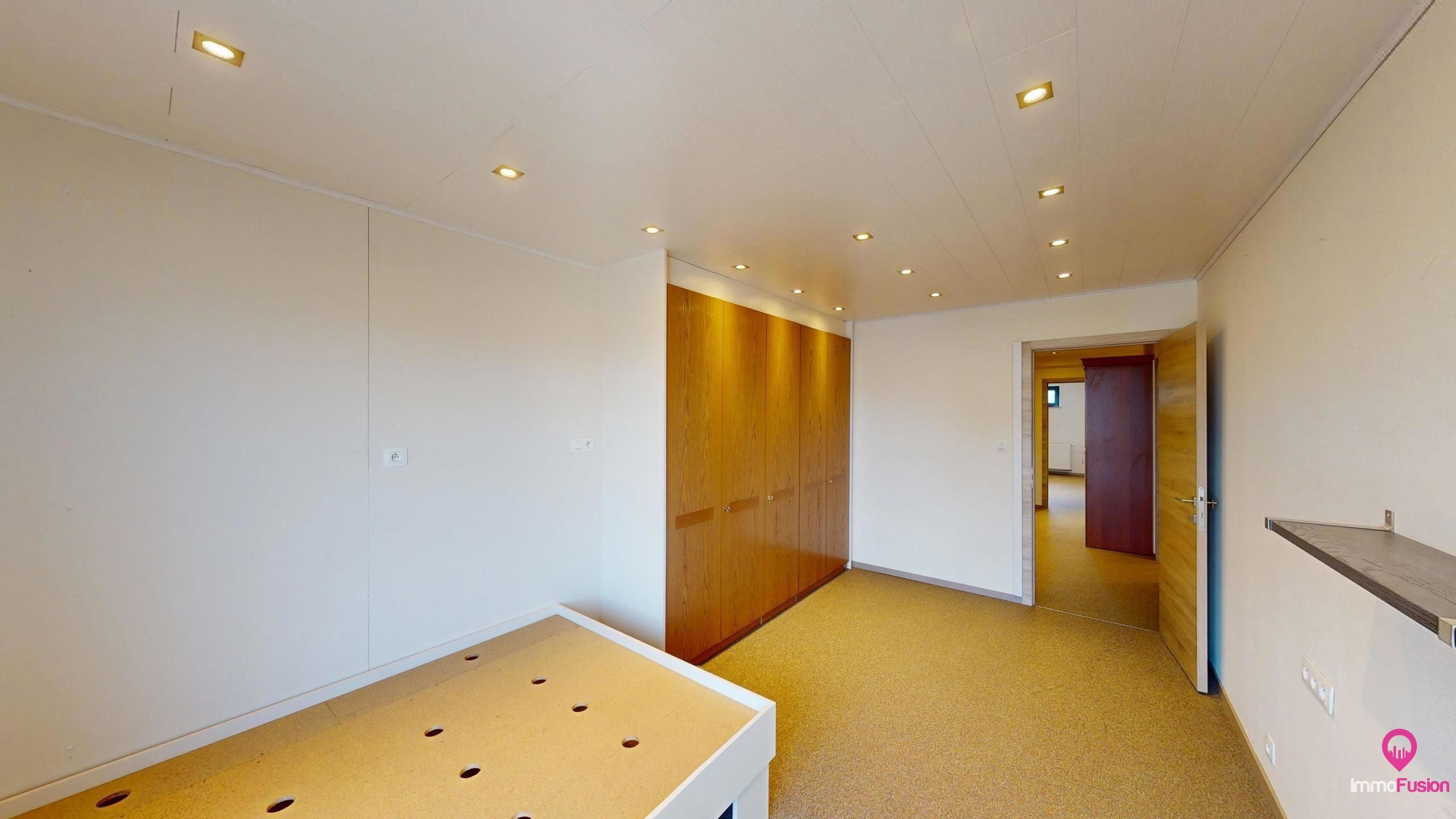 Polyvalent pand met magazijn+groot appartement op toplocatie! foto 17