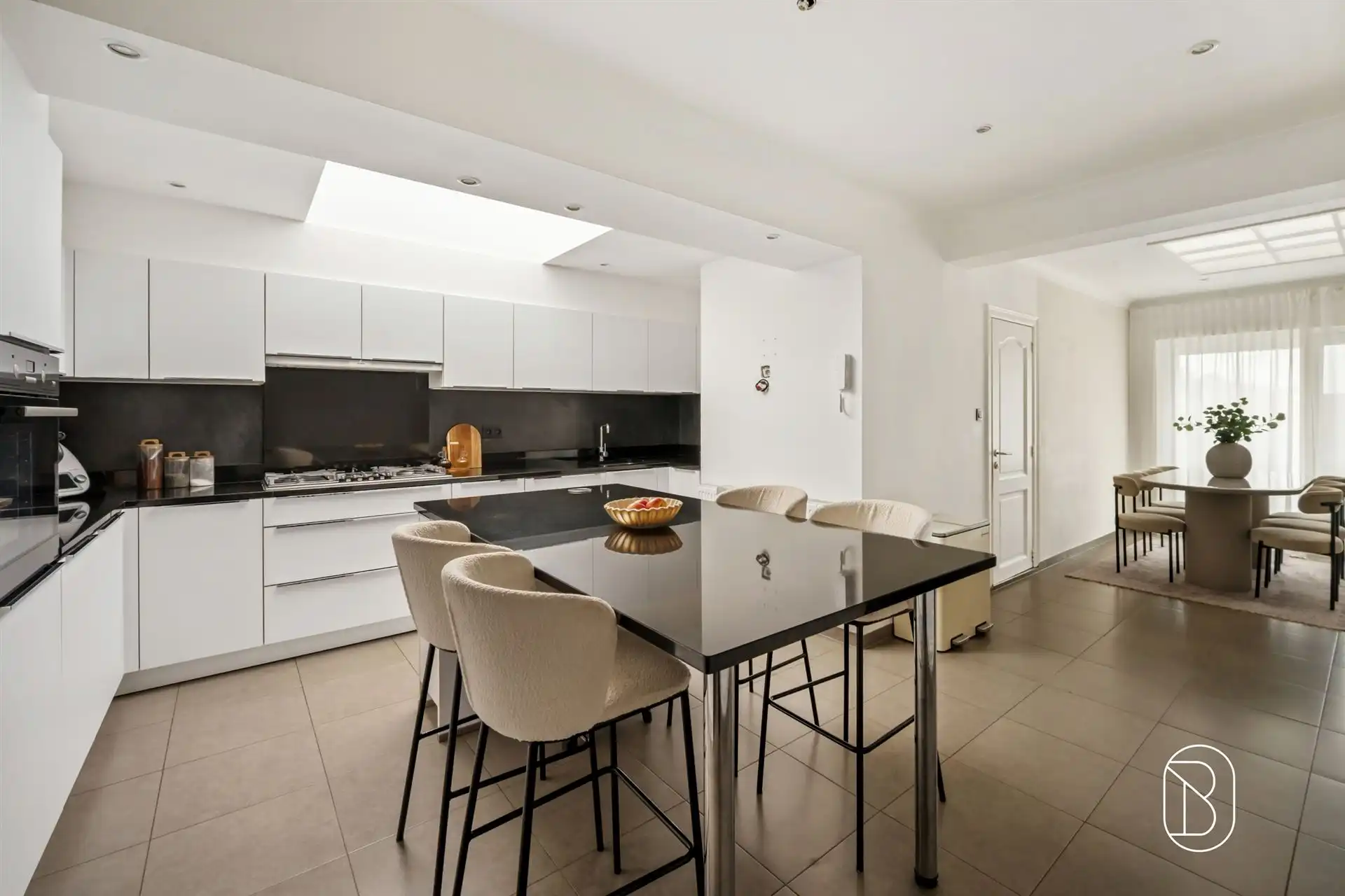 Ruime instapklare woning met 4 slpk, garage/atelier & tuin! foto 13