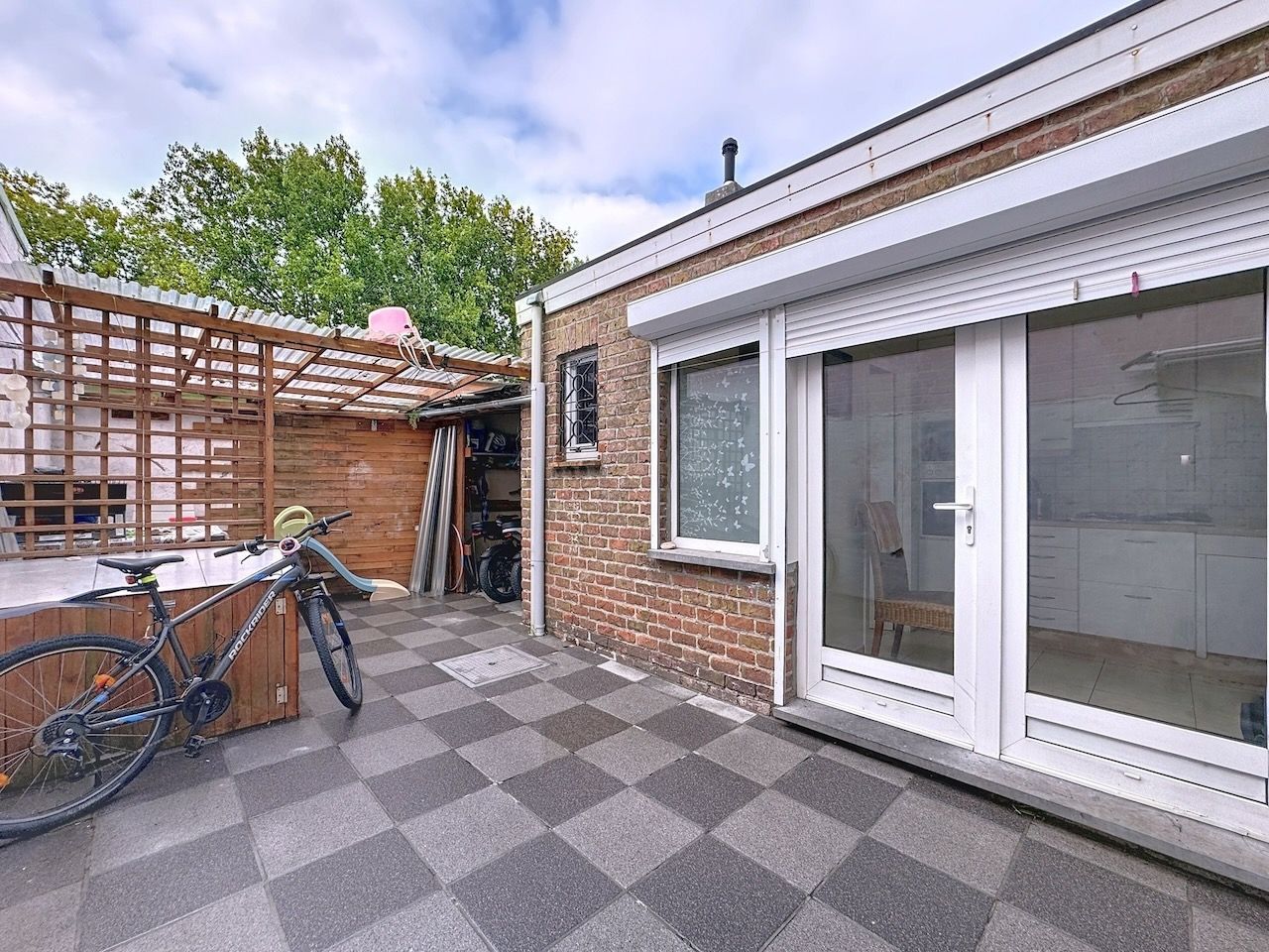 Zeer aangenaam gelegen, praktische gezinswoning met voortuintje in het dorp van Heist foto 25