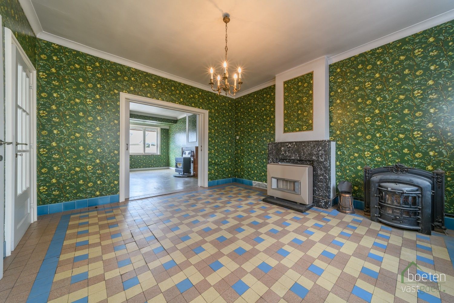 Alveringem: woonhuis op mooie centrale ligging, met een zalige diepe tuin op 834m² grondoppervlakte, renovatieproject met heel wat potentieel! foto 2