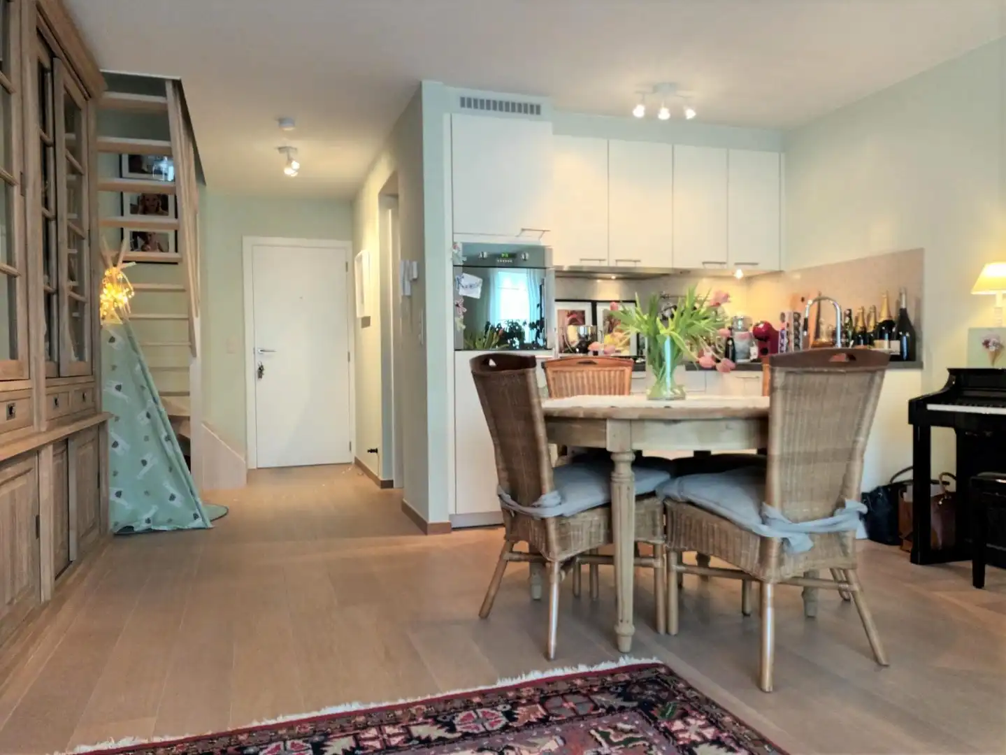 Gunstig gelegen duplex in het centrum van Kermt. foto 5