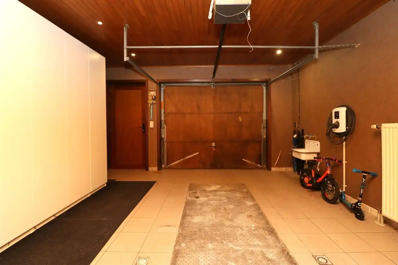 Villawoning met tuin op een goede locatie foto 32