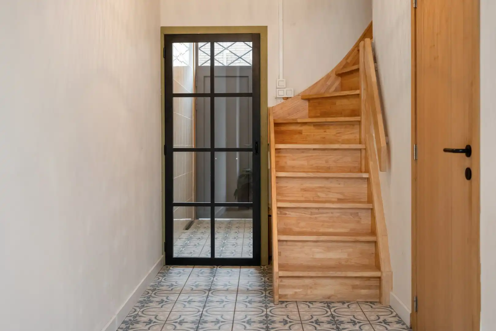 Instapklare woning met 3 slaapkamers en verzorgde stadstuin in Kortrijk foto 8