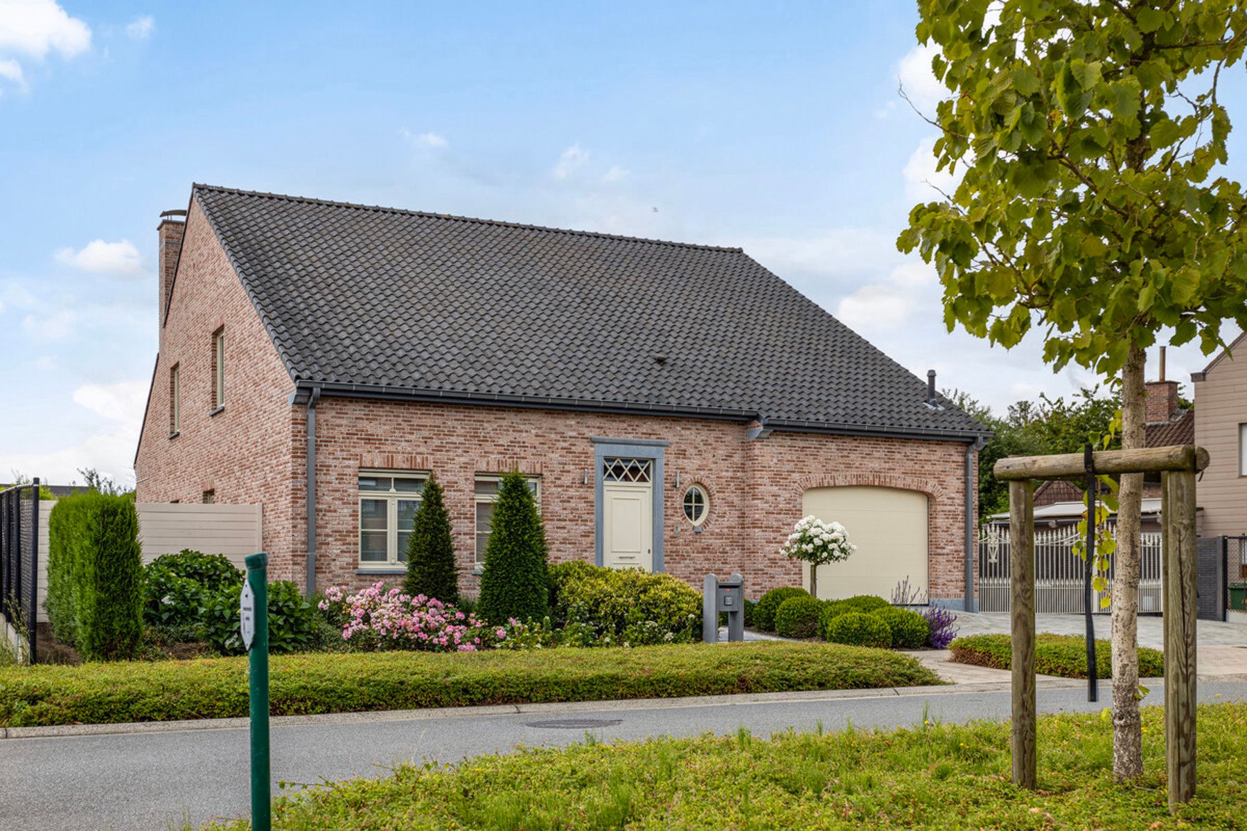 Energiezuinige open bebouwing mét 390 m² bewoonbare opp.  foto 2