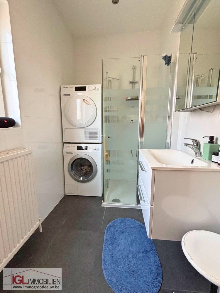 Gerenoveerd 1-kamer appartement te huur nabij het Sint-Denisplein foto 4