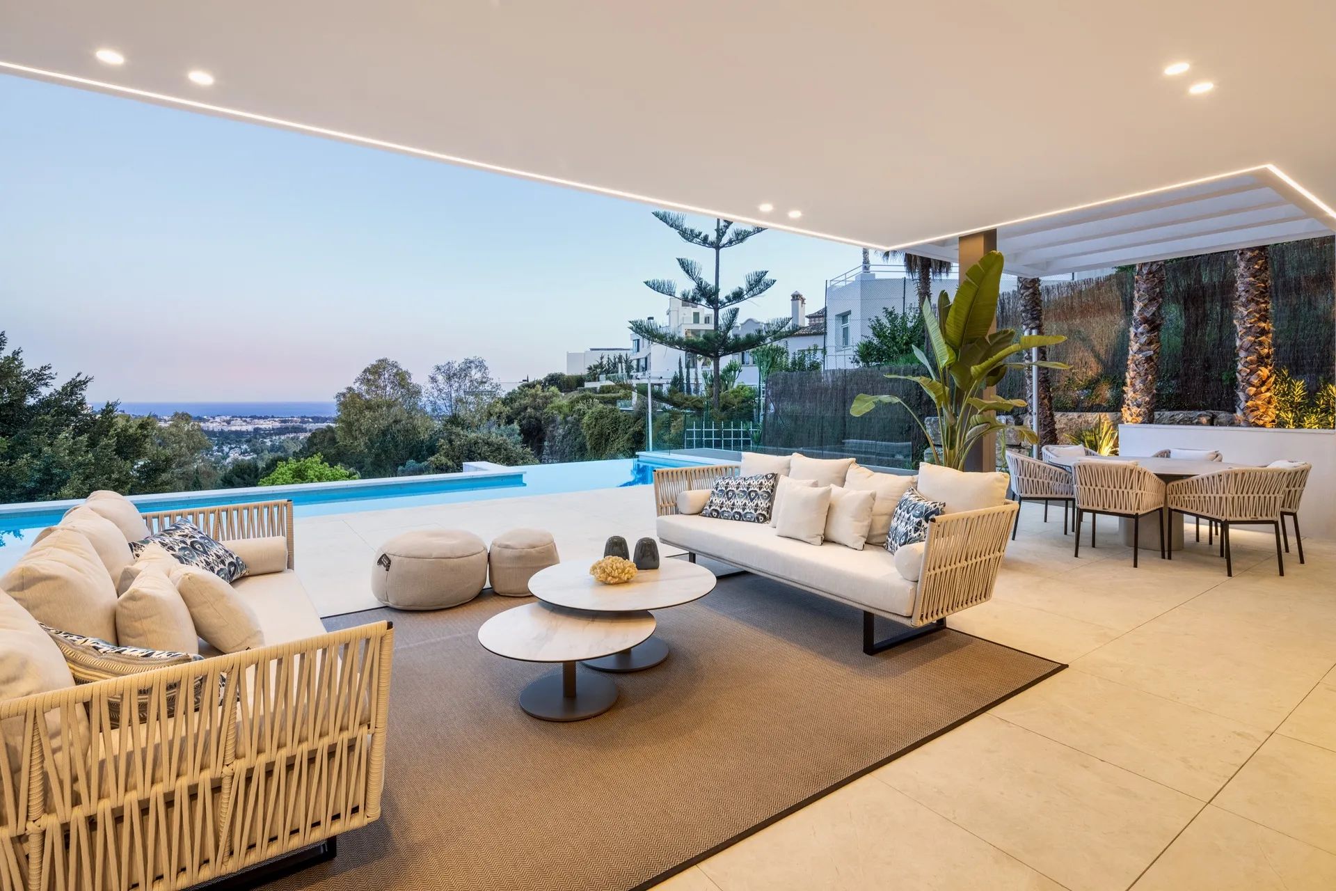Indrukwekkende villa met adembenemend zicht en ongekende voorzieningen in La Quinta foto 14