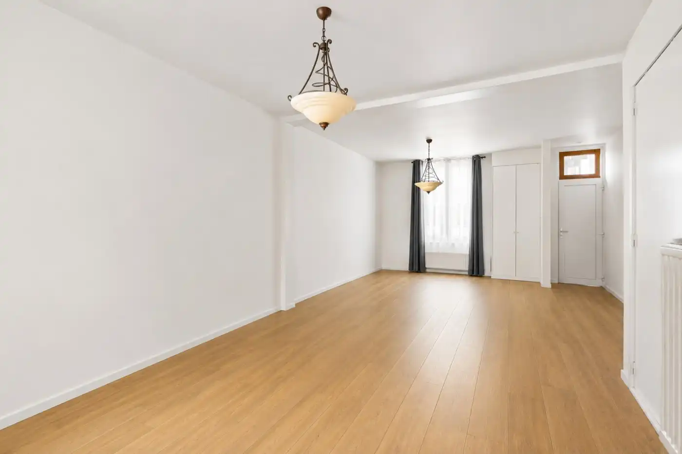 Instapklare gezinswoning met 3 slaapkamers, werkplaats, ruime tuin en tal van mogelijkheden foto 3