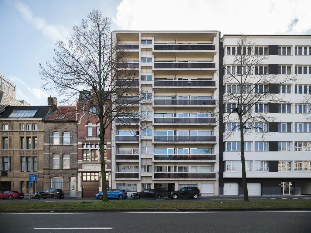 Instapklaar 2 slaapkamer appartement met terras en zonnige tuin foto 12