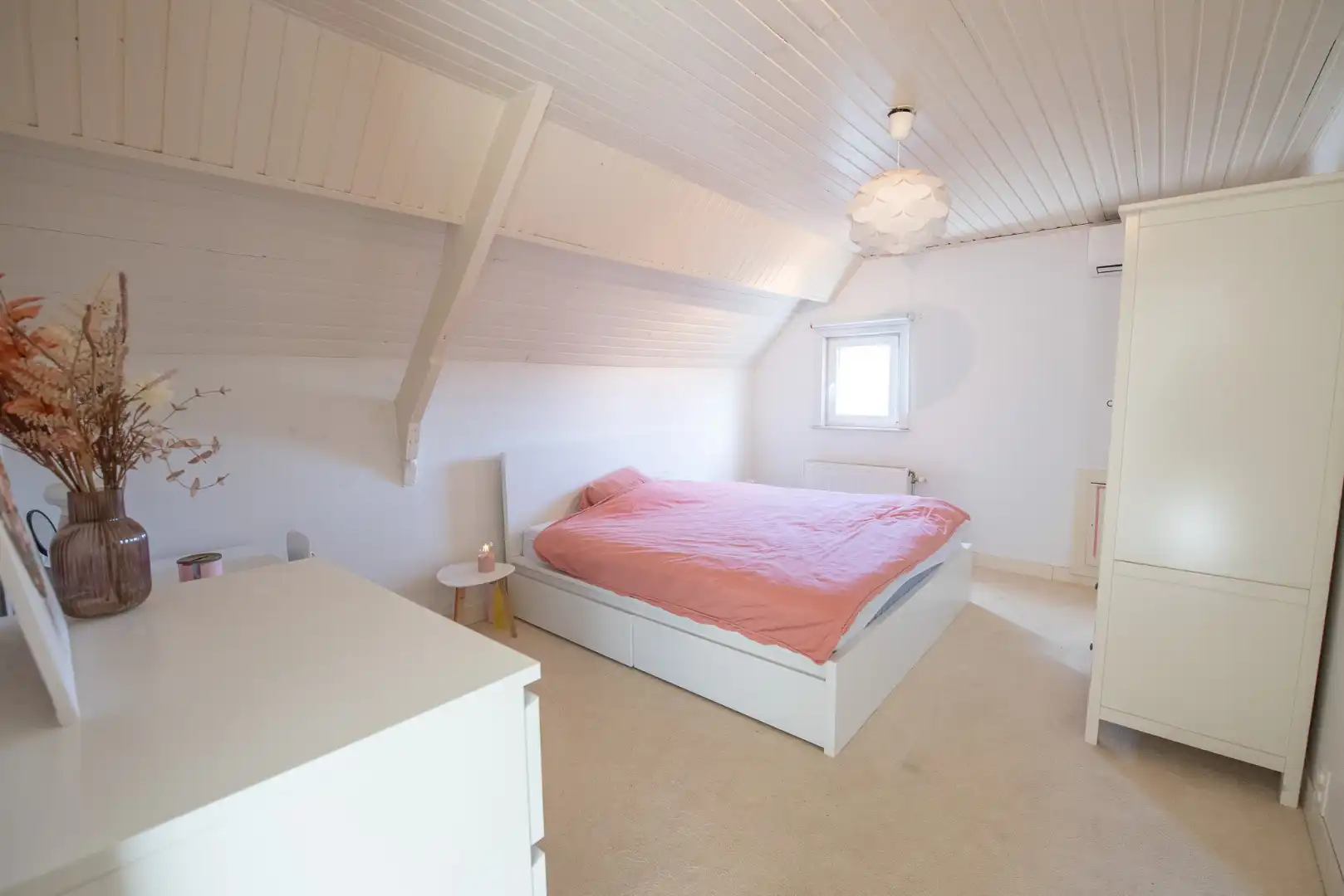 Charmante en ruime woning te huur met tuin en garage. foto 17