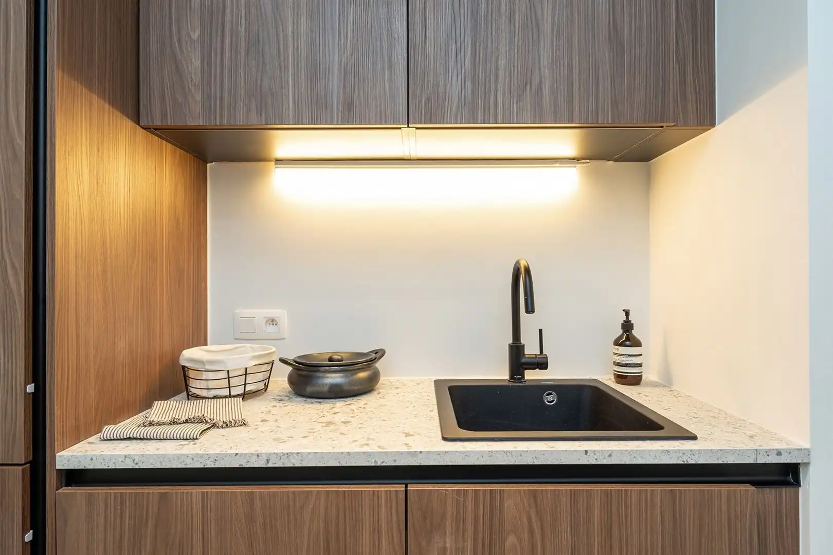instapklare renovatie met groot terras foto 11