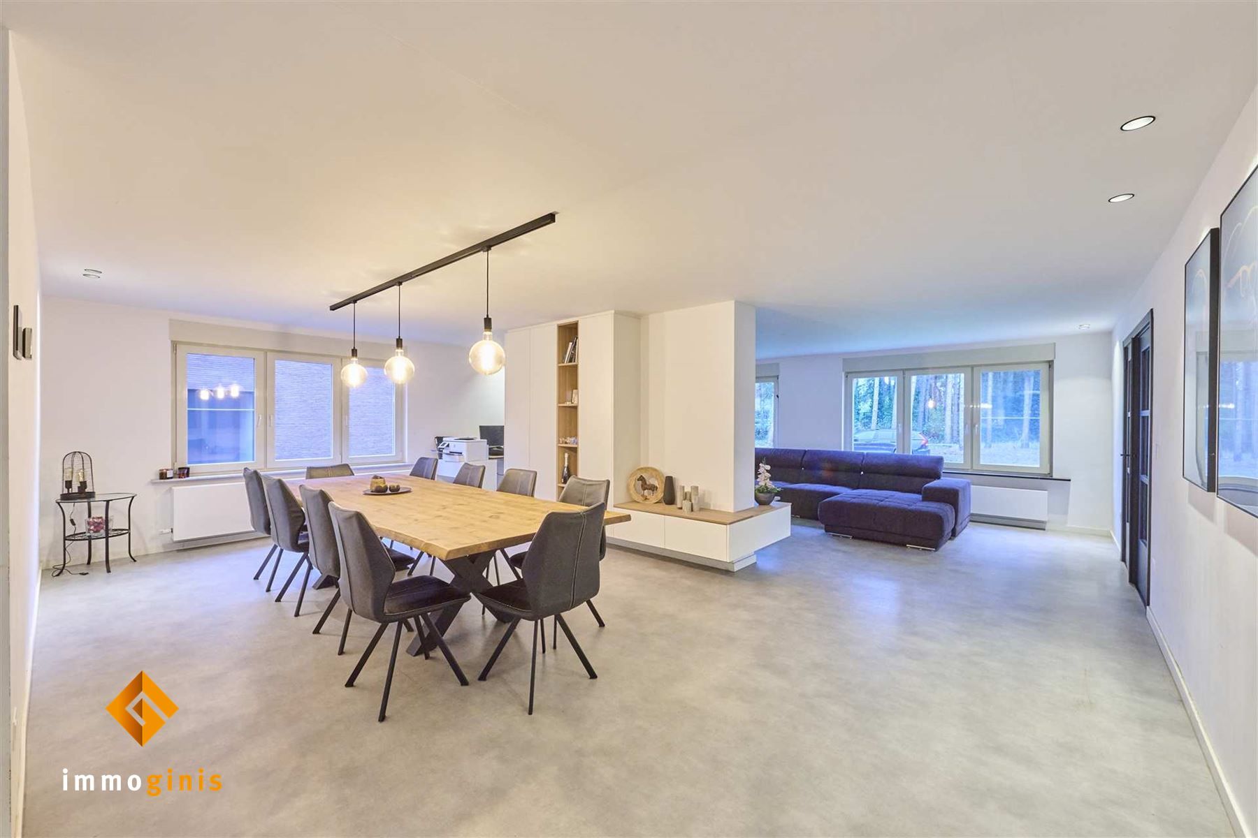 Ruime gerenoveerde woning met paardenfaciliteiten op een perceel van 71a44ca. foto 9