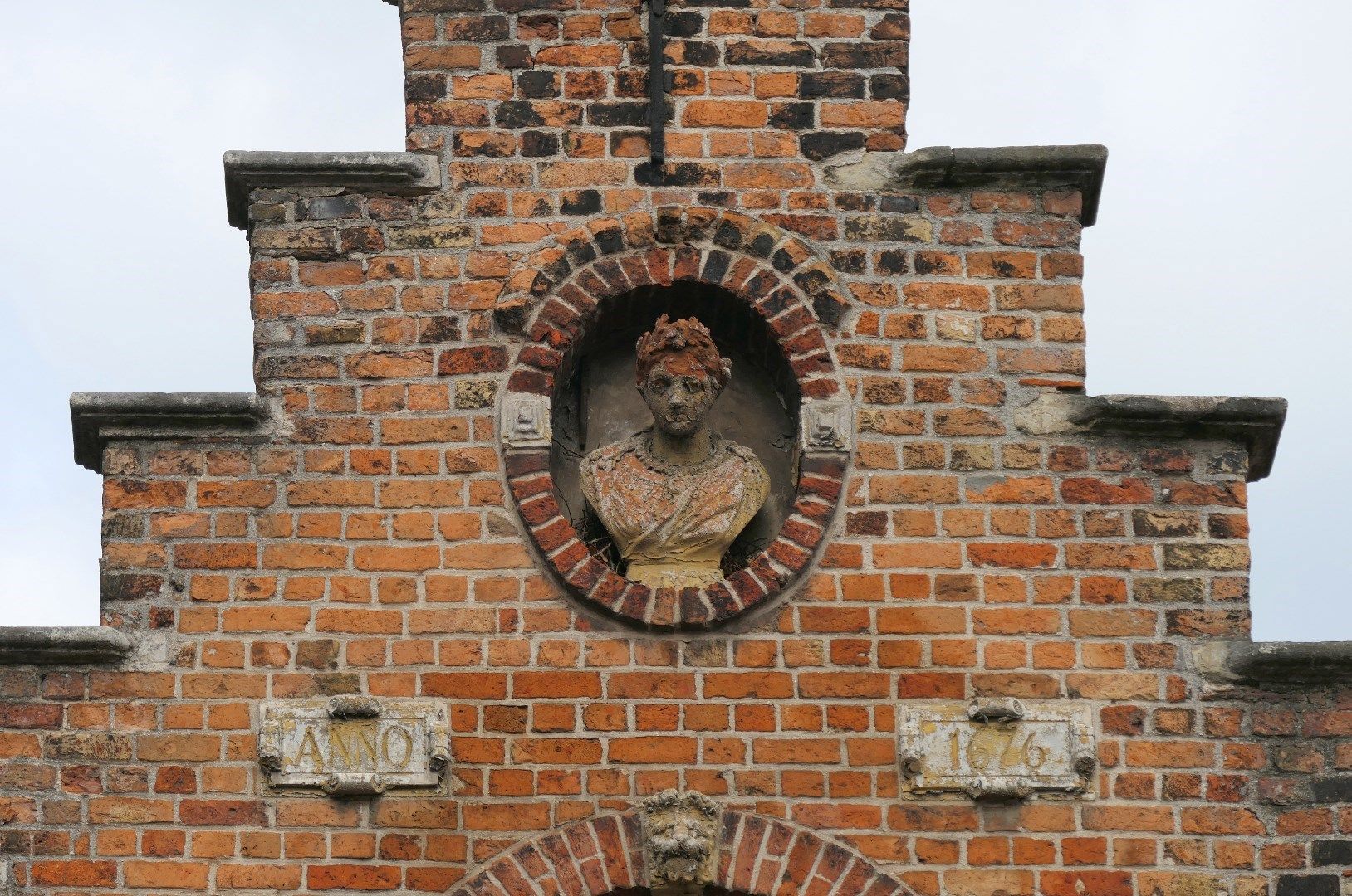 Karaktervol burgershuis gelegen aan de St-Jakobskerk in de historische stadskern  foto 22