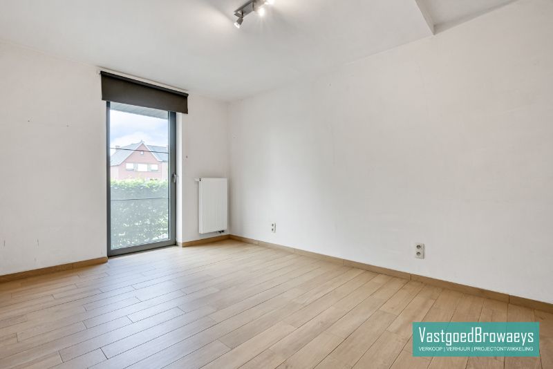 Gelijkvloersappartement met tuin en garage foto 9