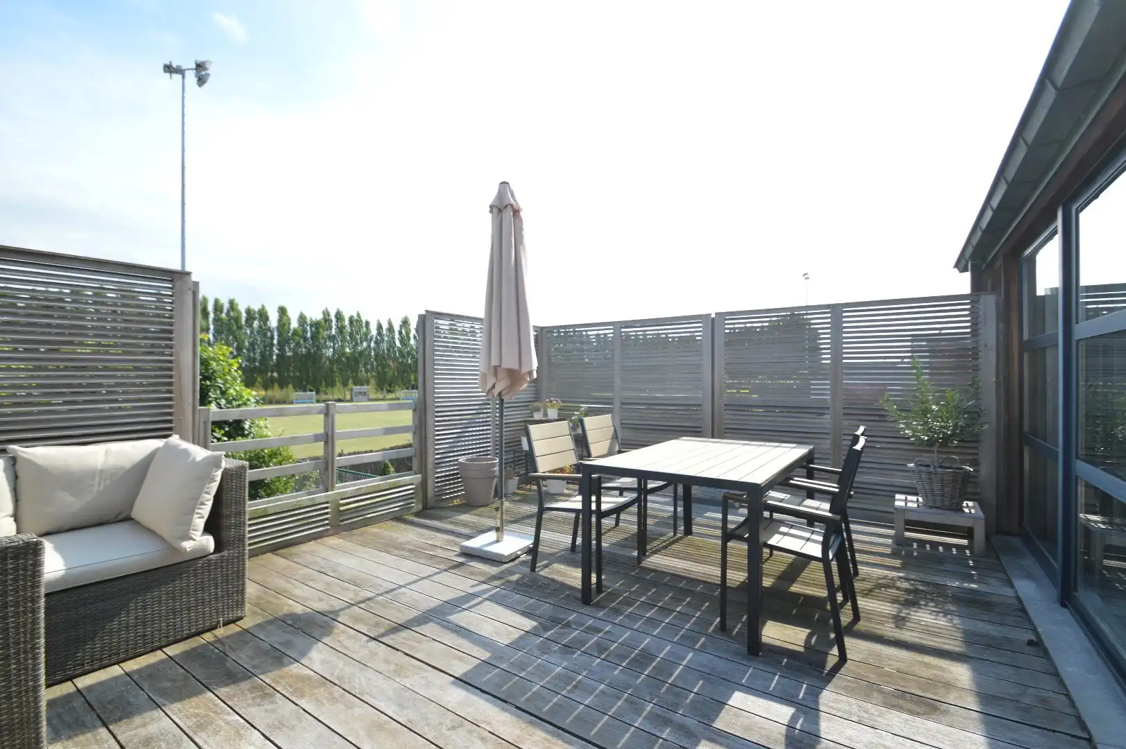 Prachtige woning met dubbele garage en tuin  foto 11