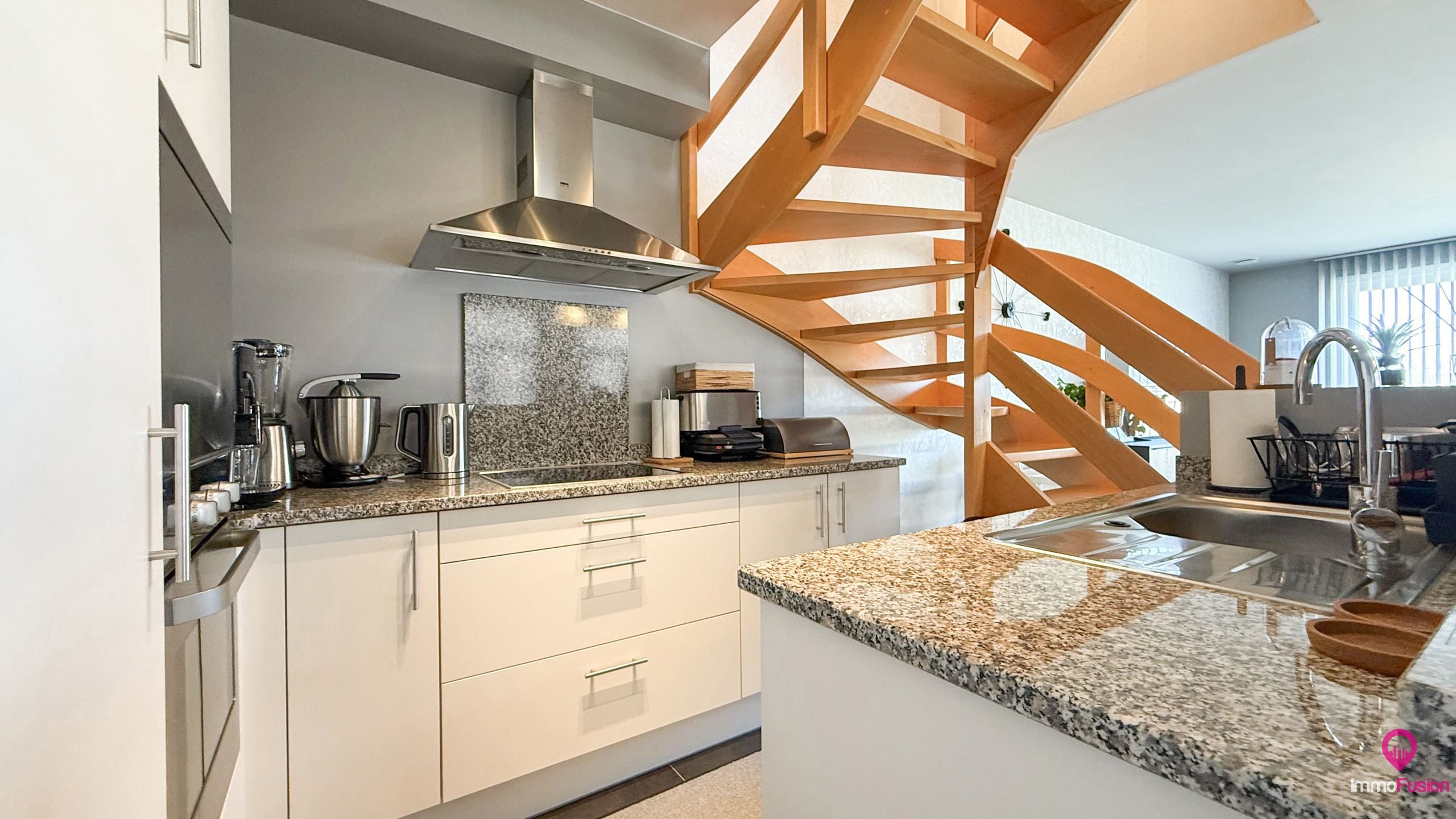 Instapklaar duplex appartement met 3 slaapkamers en terras! foto 10