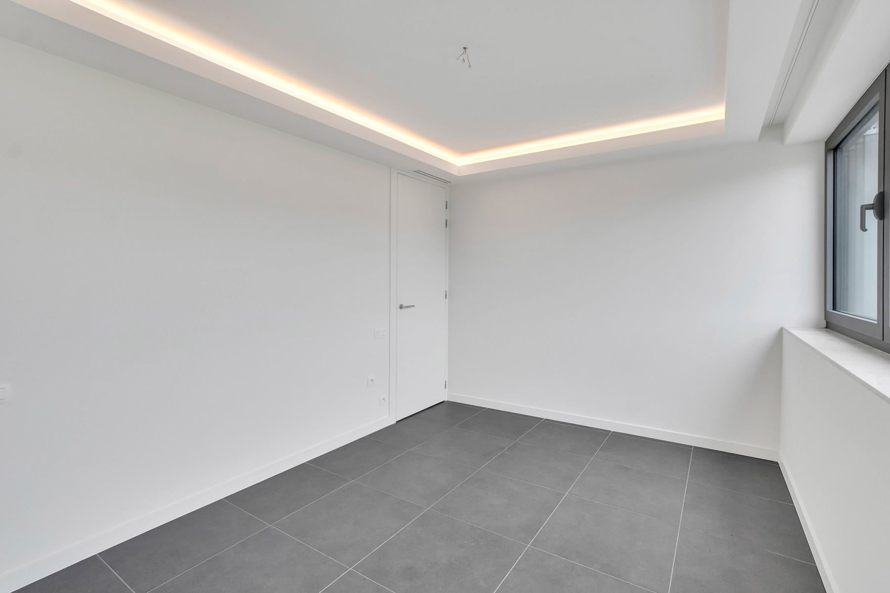 LUXEAPPARTEMENT (147m2) MET 2 SLK + 2 AUTOSTANDPL. TE GENK foto 18