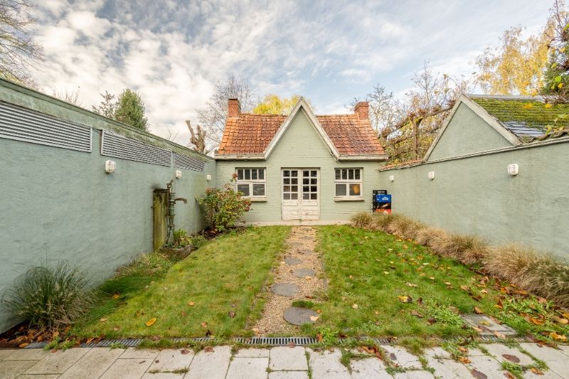 Commercieel handelspand met bovenliggende woonst op de Markt van Ingelmunster foto 24