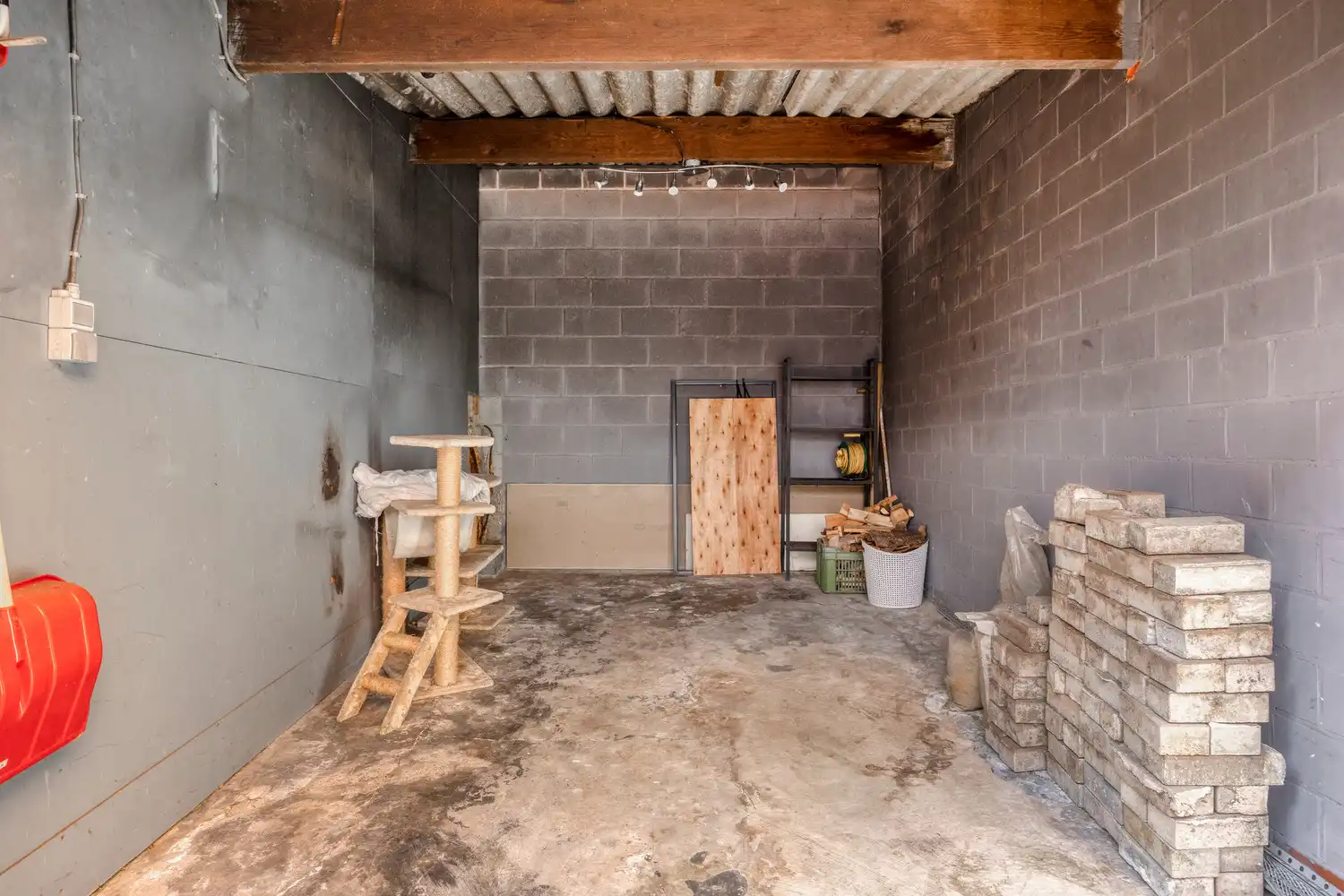 GERENOVEERDE GEZINSWONING MET ZONNIGE STADSKOER EN CARPORT TE DIEST! foto 28