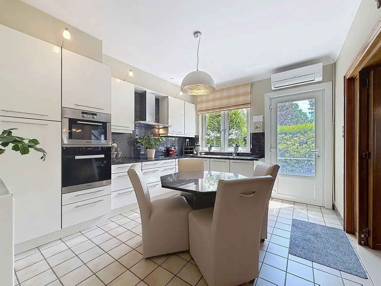Ruime woning met extra woon- of werkpotentieel  foto 13