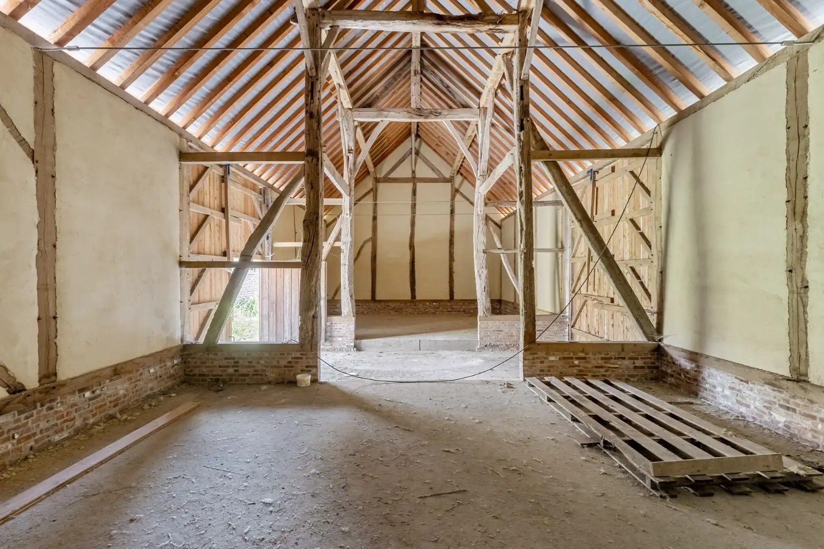 UNIEKE VIERKANTSHOEVE met paardenstallen op 7,34 hectare met vergunning voor zwembad en poolhouse foto 29