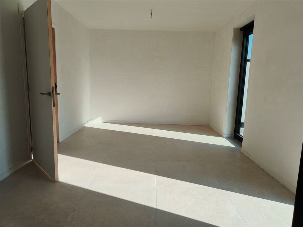 Moderne half-open nieuwbouwwoning met zicht op de Kempische Vaart foto 8
