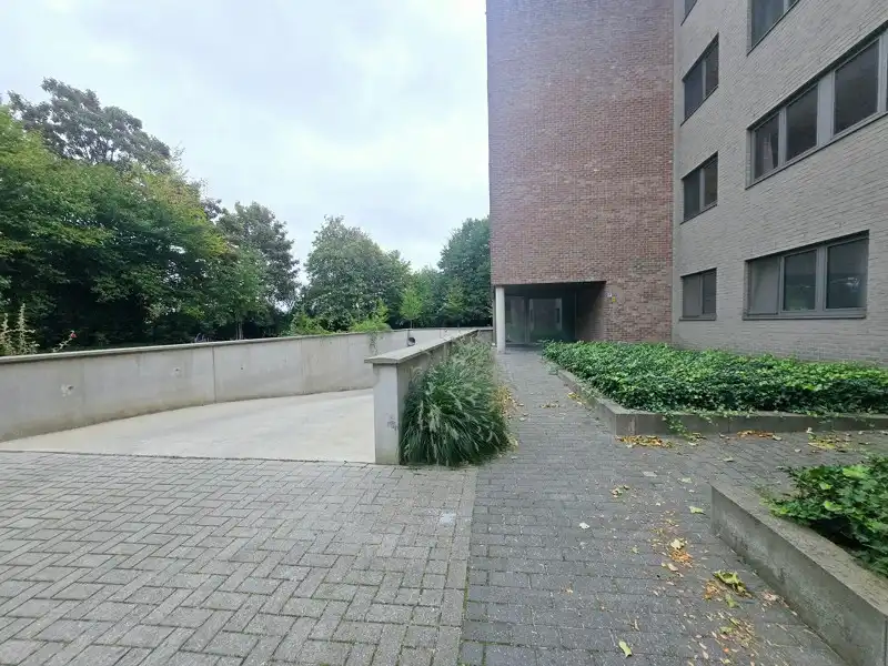 Comfortabel wonen vlakbij het centrum met eigen parking foto 9