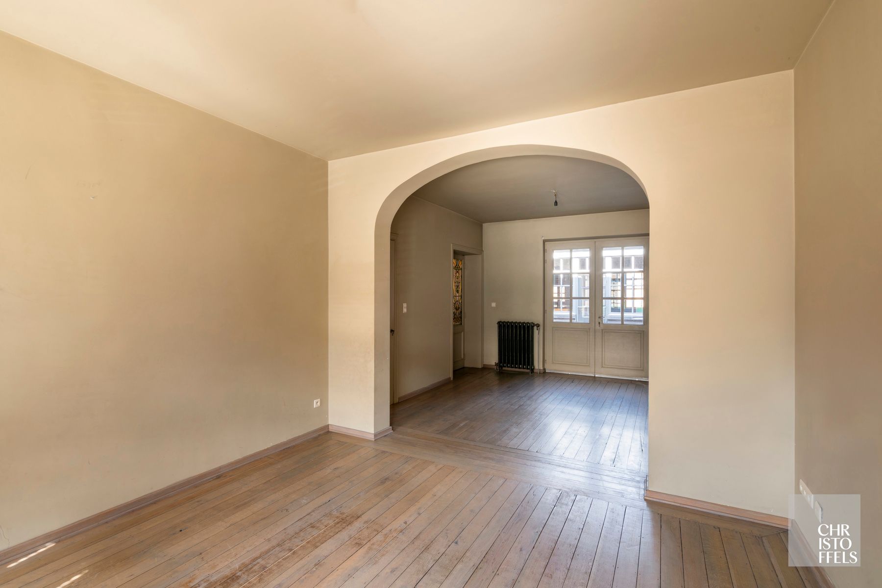 Karaktervol herenhuis (230m²) met stadstuin en centrale ligging in Hoeselt foto 4