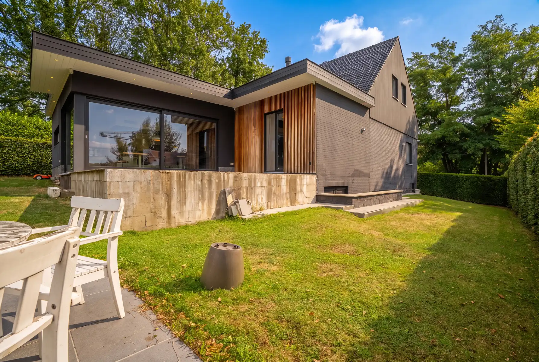 Vrijstaande woning met veel ruimte, in het groen aan de rand van Halle foto 33