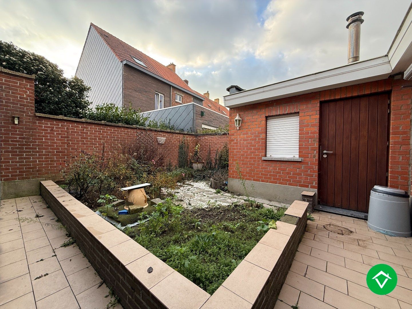 Karaktervolle, stevige woning met 4 slaapkamers, tuin en garage in centrum Roeselare foto 11